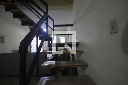 Escada de casa para alugar com 3 quartos, 240m² em Vila Mariana, São Paulo