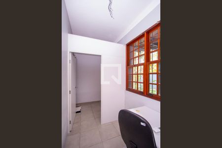 Sala de casa à venda com 4 quartos, 150m² em Pe Pequeno, Niterói