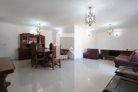Sala de casa à venda com 4 quartos, 309m² em Vila Roque, São Paulo