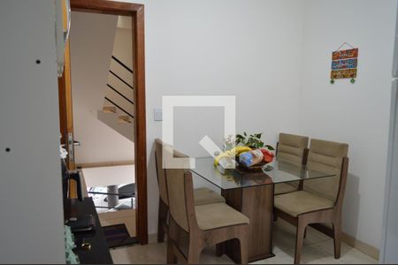 Sala de apartamento para alugar com 2 quartos, 67m² em Chácara Contagem, Contagem