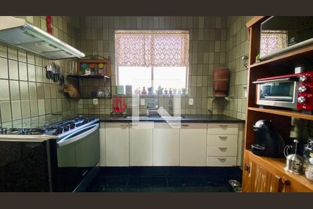 Cozinha de apartamento à venda com 3 quartos, 210m² em Buritis, Belo Horizonte