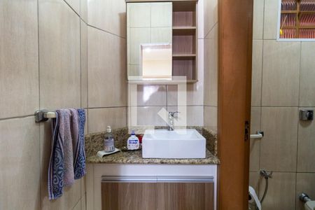 Casa à venda com 215m², 3 quartos e 3 vagas Casa à venda com 215m², 3 quartos e 3 vagasBanheiro Social 2