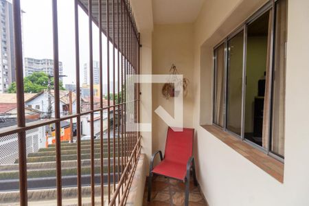 Casa à venda com 215m², 3 quartos e 3 vagas Casa à venda com 215m², 3 quartos e 3 vagasVaranda Sala de TV