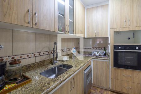 Casa à venda com 215m², 3 quartos e 3 vagas Casa à venda com 215m², 3 quartos e 3 vagasCozinha