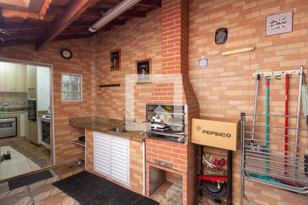 Casa à venda com 215m², 3 quartos e 3 vagas Casa à venda com 215m², 3 quartos e 3 vagasChurrasqueira