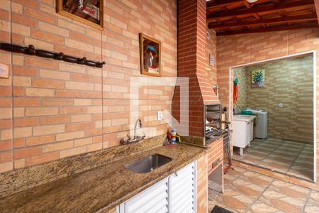 Casa à venda com 215m², 3 quartos e 3 vagas Casa à venda com 215m², 3 quartos e 3 vagasChurrasqueira