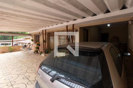 Casa à venda com 215m², 3 quartos e 3 vagas Casa à venda com 215m², 3 quartos e 3 vagasGaragem