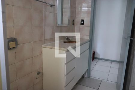 Banheiro de apartamento para alugar com 1 quarto, 53m² em Centro, São Leopoldo