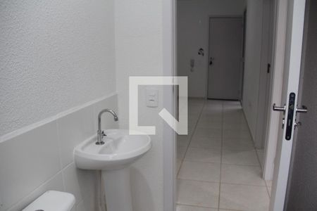 Banheiro de apartamento para alugar com 2 quartos, 48m² em Estrela Dalva, Contagem