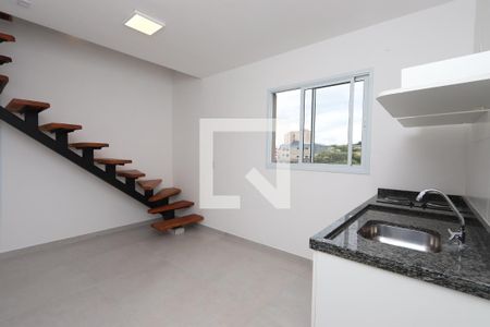 Sala/Cozinha de apartamento para alugar com 1 quarto, 33m² em São Lucas, São Paulo