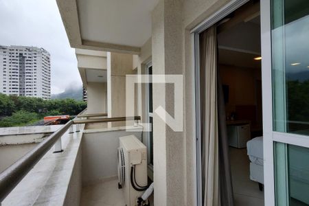 Studio à venda com 37m², 1 quarto e 1 vaga Studio à venda com 37m², 1 quarto e 1 vagaVaranda
