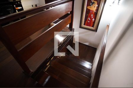 Escada de casa à venda com 4 quartos, 399m² em Santa Rosa, Belo Horizonte