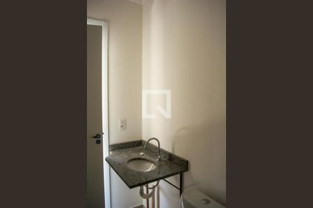 Banheiro  de apartamento para alugar com 1 quarto, 30m² em Vila Nova, Porto Alegre