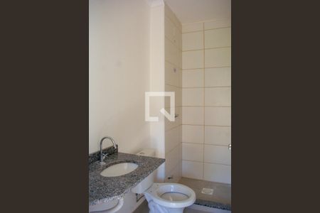 Banheiro  de apartamento para alugar com 1 quarto, 30m² em Vila Nova, Porto Alegre