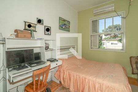 Quarto de casa à venda com 4 quartos, 300m² em São Geraldo, Porto Alegre