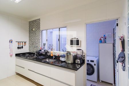 Cozinha de casa de condomínio à venda com 3 quartos, 200m² em Vila Carrão, São Paulo