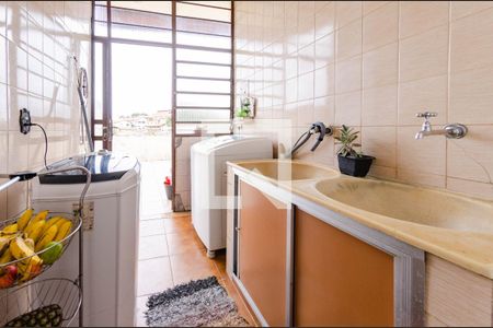 Casa para alugar com 220m², 3 quartos e 2 vagas Casa para alugar com 220m², 3 quartos e 2 vagasÁrea de serviço