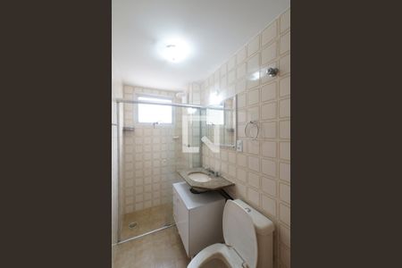 Banheiro de apartamento à venda com 3 quartos, 68m² em Vila Madalena, São Paulo