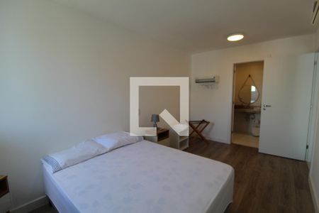 Suíte 1 de apartamento para alugar com 2 quartos, 74m² em Barra da Tijuca, Rio de Janeiro