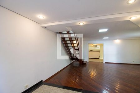 Sala de casa de condomínio para alugar com 4 quartos, 200m² em Vila Rosalia, Guarulhos