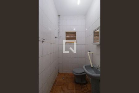 Banheiro de casa para alugar com 1 quarto, 32m² em Vila Teresa, Carapicuíba