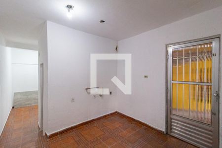 Cozinha e área de serviço de casa para alugar com 1 quarto, 32m² em Vila Teresa, Carapicuíba