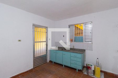 Cozinha e área de serviço de casa para alugar com 1 quarto, 32m² em Vila Teresa, Carapicuíba