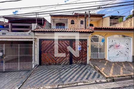 Casa à venda com 380m², 3 quartos e 6 vagas Casa à venda com 380m², 3 quartos e 6 vagasFachada