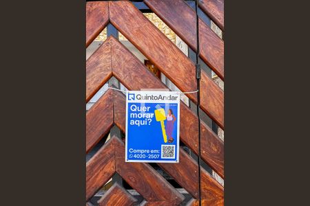 Casa à venda com 380m², 3 quartos e 6 vagas Casa à venda com 380m², 3 quartos e 6 vagasPlaca Bannner Instalada na Fachada