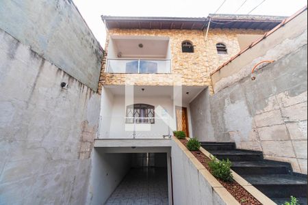 Casa à venda com 380m², 3 quartos e 6 vagas Casa à venda com 380m², 3 quartos e 6 vagasFachada
