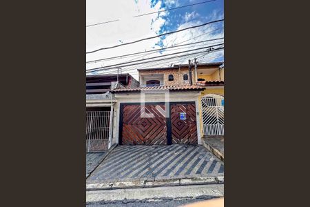 Casa à venda com 380m², 3 quartos e 6 vagas Casa à venda com 380m², 3 quartos e 6 vagasFachada