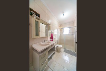 Casa à venda com 380m², 3 quartos e 6 vagas Casa à venda com 380m², 3 quartos e 6 vagasBanheiro do Quarto 1