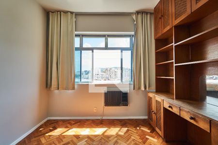 Quarto 1 de apartamento à venda com 4 quartos, 140m² em Tijuca, Rio de Janeiro