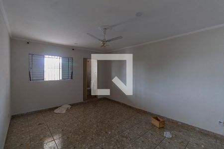 Suíte de casa para alugar com 3 quartos, 200m² em Jardim Fernandes, São Paulo