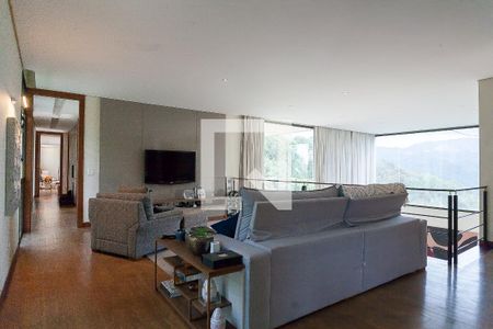 Sala de TV de casa de condomínio à venda com 6 quartos, 900m² em Bosque Residencial do Jambreiro, Nova Lima
