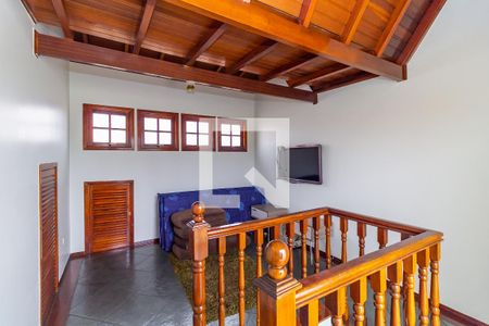 Sala de TV de casa à venda com 3 quartos, 300m² em Vila Lucia, São Paulo