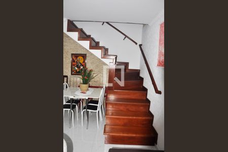 Escada / Quartos de casa à venda com 4 quartos, 220m² em Vila Paiva, São Paulo