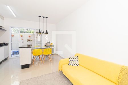 Sala de casa de condomínio para alugar com 2 quartos, 60m² em Vila Nova Mazzei, São Paulo