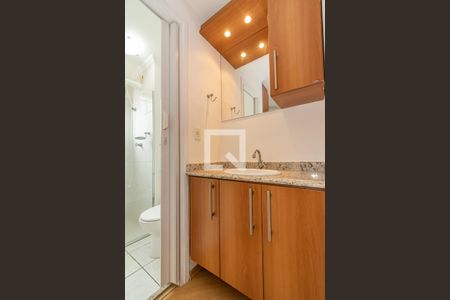 Banheiro da Suíte de apartamento à venda com 2 quartos, 75m² em Mansões Santo Antônio, Campinas