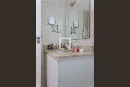 Banheiro da Suíte 1 de casa para alugar com 2 quartos, 126m² em Jordanópolis, São Bernardo do Campo
