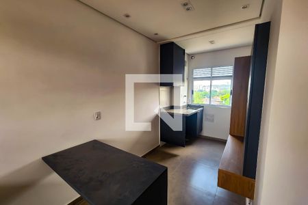 Sala e Cozinha de apartamento para alugar com 1 quarto, 25m² em Jardim Trussardi, São Paulo