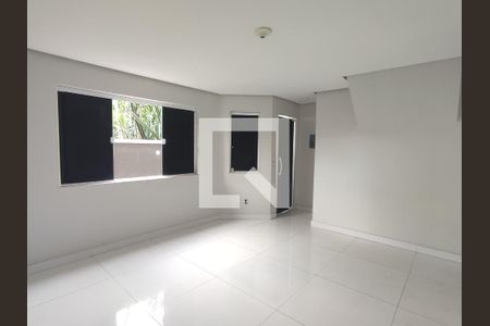 Casa de condomínio para alugar com 110m², 3 quartos e 2 vagas1º Pav - Sala