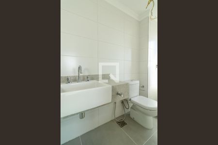 Banheiro de apartamento à venda com 1 quarto, 43m² em Moinhos de Vento, Porto Alegre