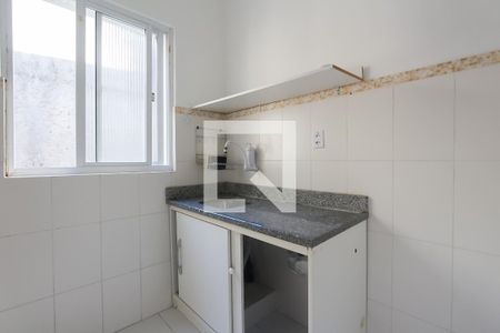 Cozinha de kitnet/studio à venda com 1 quarto, 27m² em Floresta, Porto Alegre