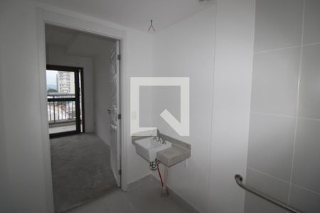 Banheiro de kitnet/studio para alugar com 1 quarto, 28m² em Parada Inglesa, São Paulo