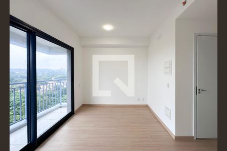 Sala/Quarto de kitnet/studio para alugar com 0 quarto, 27m² em Santo Amaro, São Paulo