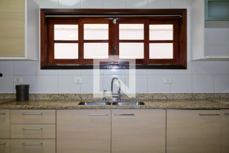 Casa à venda com 210m², 3 quartos e 6 vagas Casa à venda com 210m², 3 quartos e 6 vagasCozinha