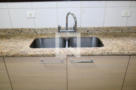 Casa à venda com 210m², 3 quartos e 6 vagas Casa à venda com 210m², 3 quartos e 6 vagasCozinha