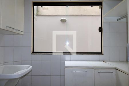 Casa à venda com 210m², 3 quartos e 6 vagas Casa à venda com 210m², 3 quartos e 6 vagasÁrea de Serviço