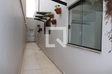 Casa à venda com 210m², 3 quartos e 6 vagas Casa à venda com 210m², 3 quartos e 6 vagasQuintal